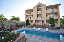 Гостиницы и отели Черноморского приглашают отдохнуть на море